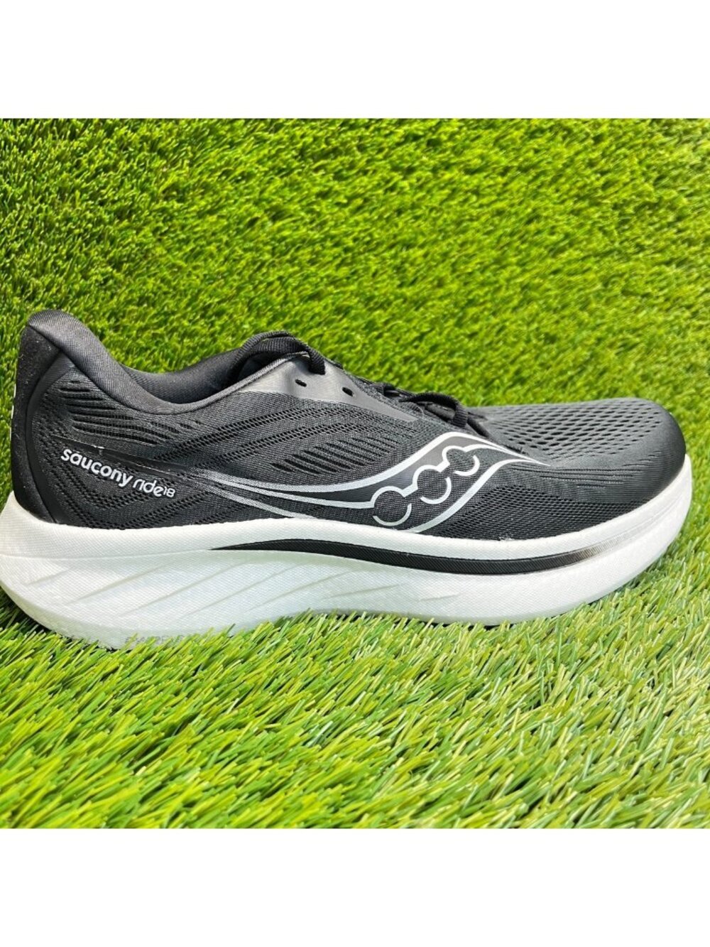 Saucony Ride 18 Mens Size 11 Black White Athletic Running Walking Shoes Sneakers